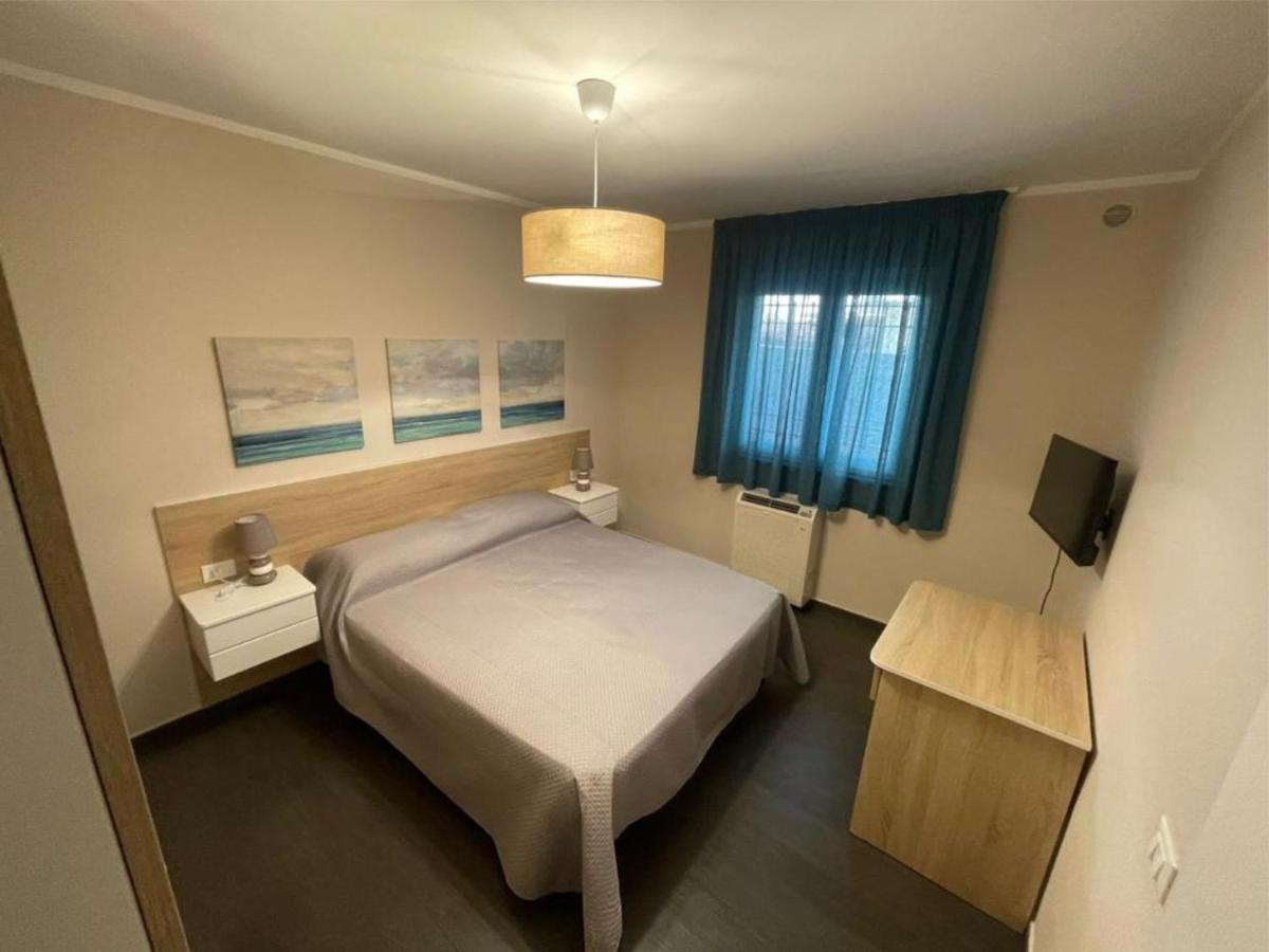 Villa Marisa Resort 卡斯特拉玛雷帝斯达比亚 外观 照片