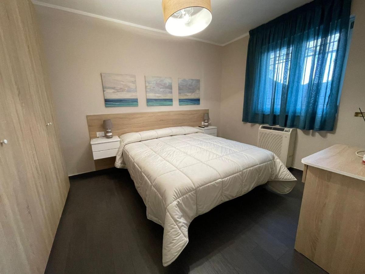 Villa Marisa Resort 卡斯特拉玛雷帝斯达比亚 外观 照片