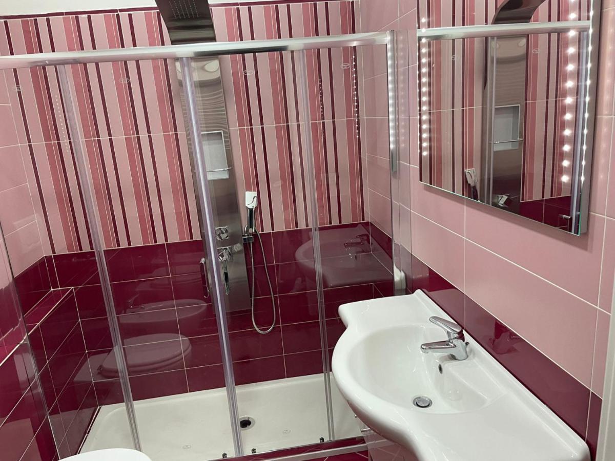 Villa Marisa Resort 卡斯特拉玛雷帝斯达比亚 外观 照片