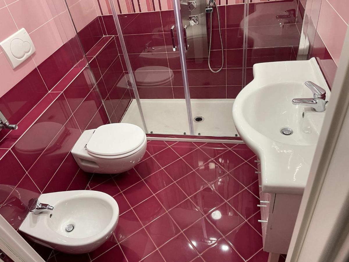 Villa Marisa Resort 卡斯特拉玛雷帝斯达比亚 外观 照片