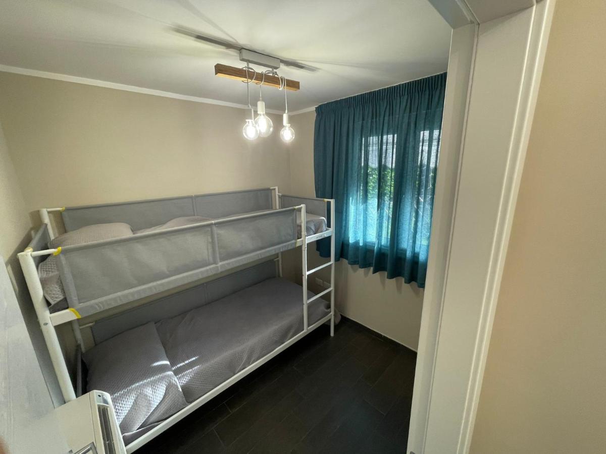 Villa Marisa Resort 卡斯特拉玛雷帝斯达比亚 外观 照片