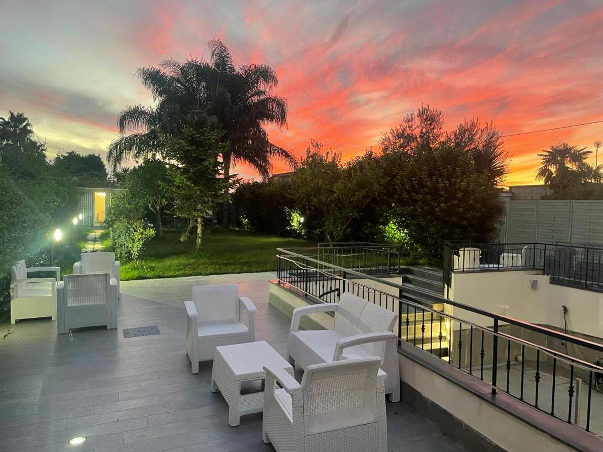 Villa Marisa Resort 卡斯特拉玛雷帝斯达比亚 外观 照片