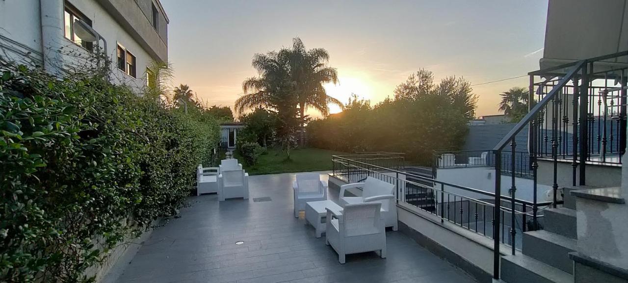 Villa Marisa Resort 卡斯特拉玛雷帝斯达比亚 外观 照片